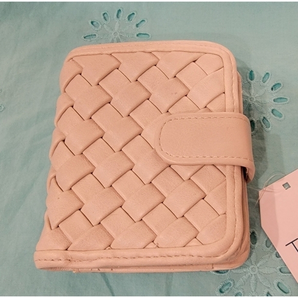NWT Time and Tru Wallet - Picture 2 of 9